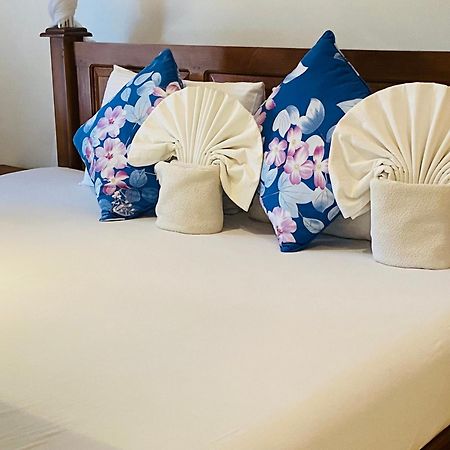Sagarika Beach Hotel Moragalla Kültér fotó