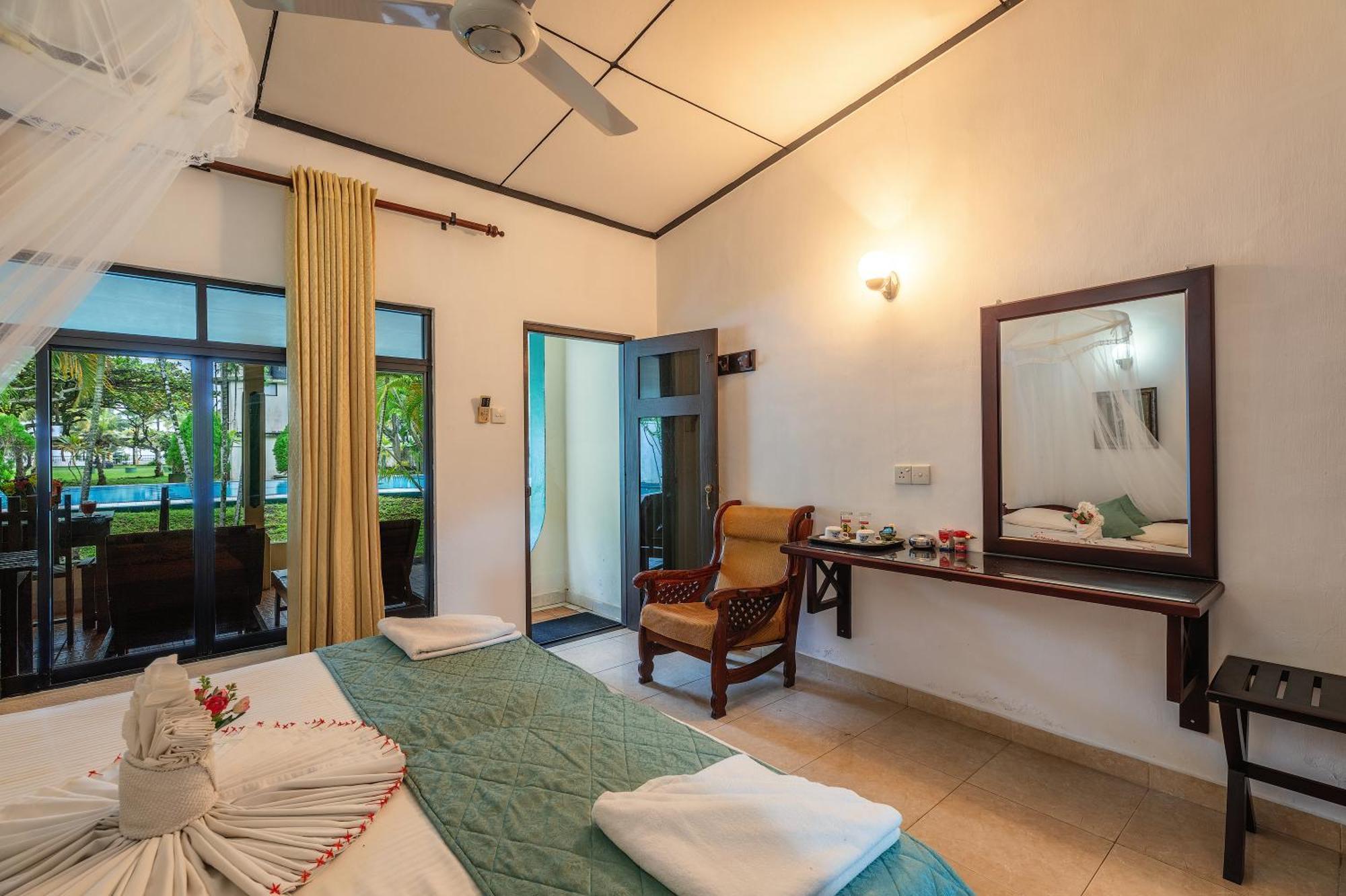 Sagarika Beach Hotel Moragalla Kültér fotó