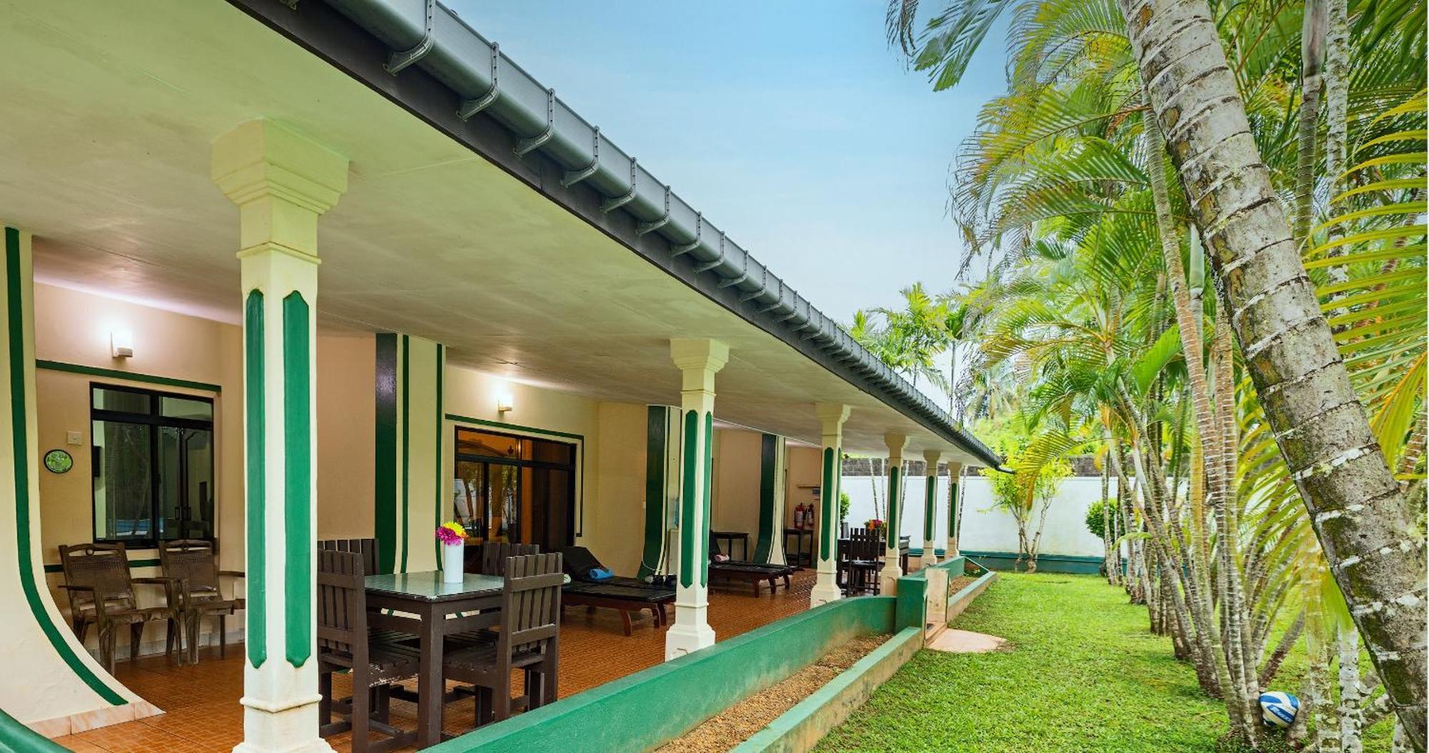 Sagarika Beach Hotel Moragalla Kültér fotó