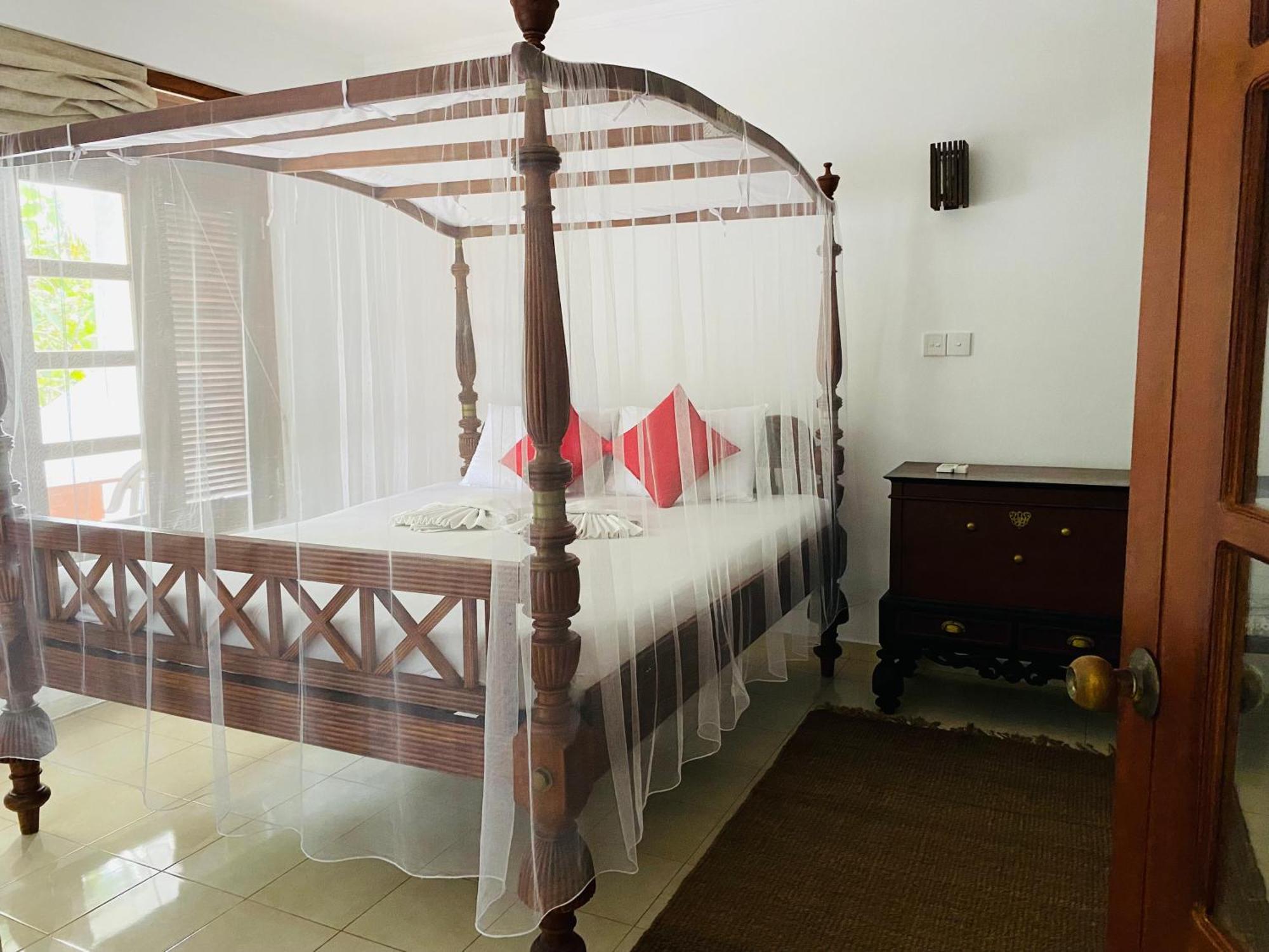 Sagarika Beach Hotel Moragalla Kültér fotó