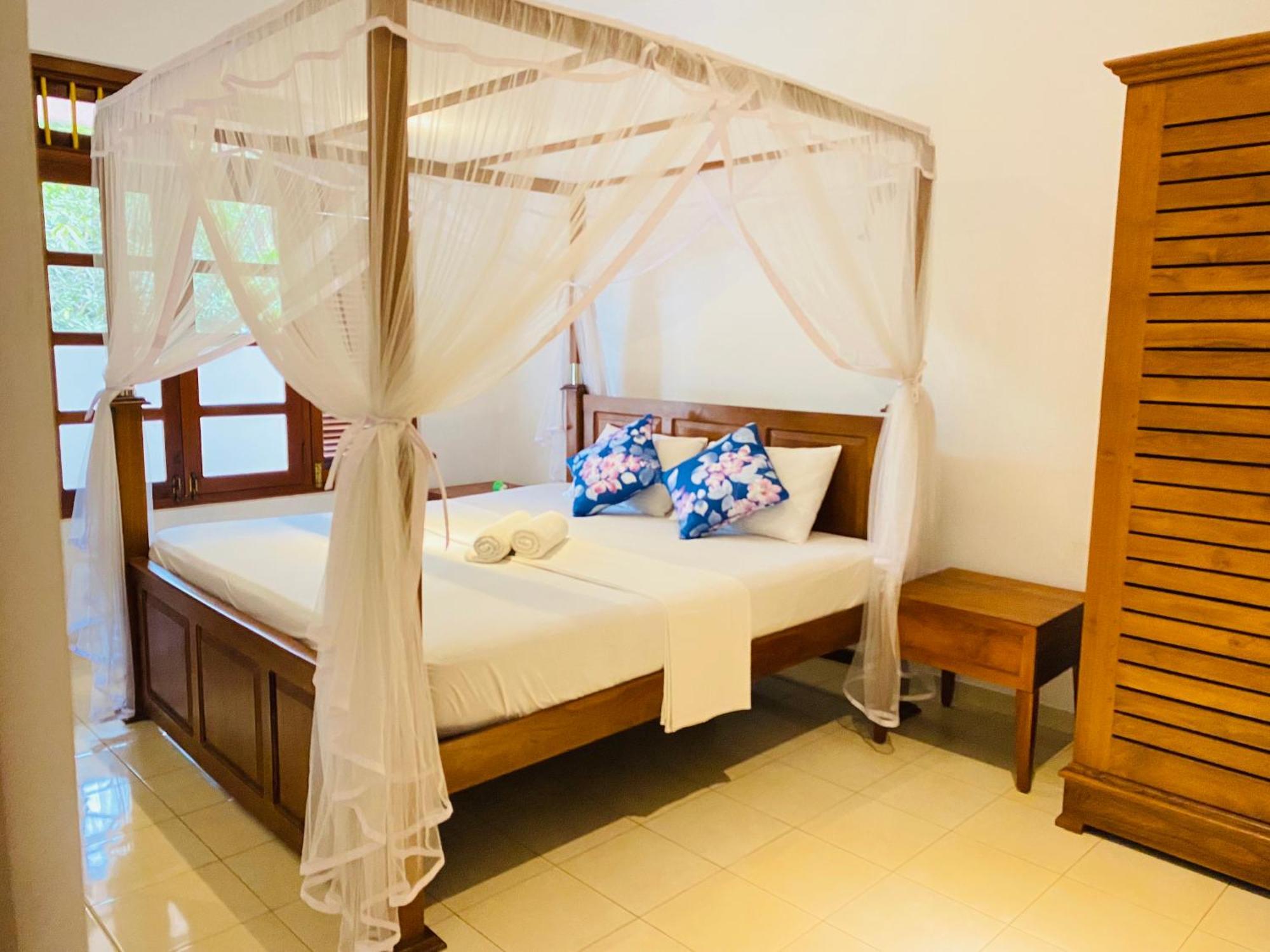Sagarika Beach Hotel Moragalla Kültér fotó