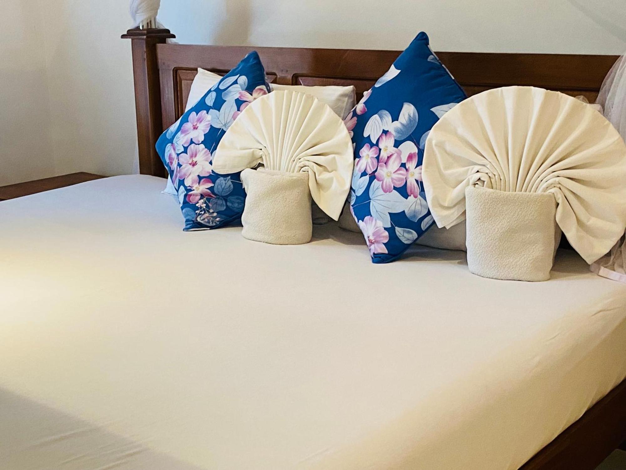 Sagarika Beach Hotel Moragalla Kültér fotó